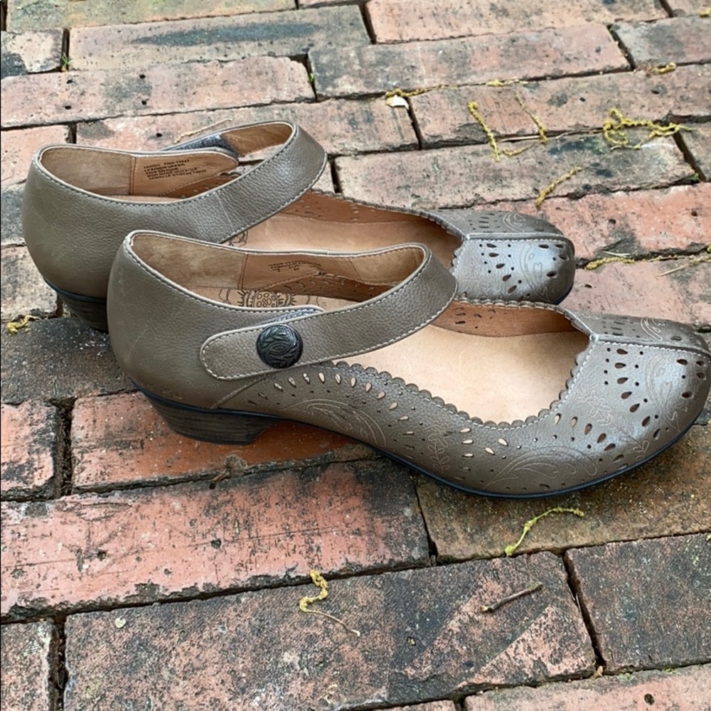 Taos Leather Mary Janes - Picture 3 of 5